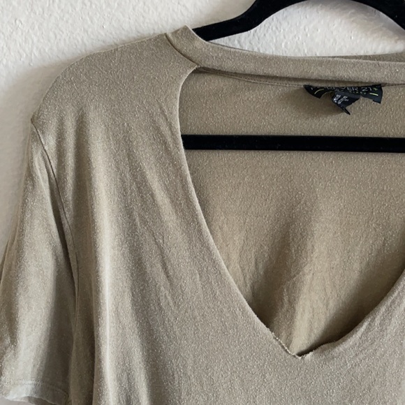 Green Top - Picture 2 of 5